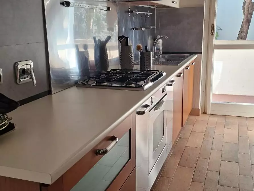 Immagine 8 di Appartamento in vendita  a Carrara
