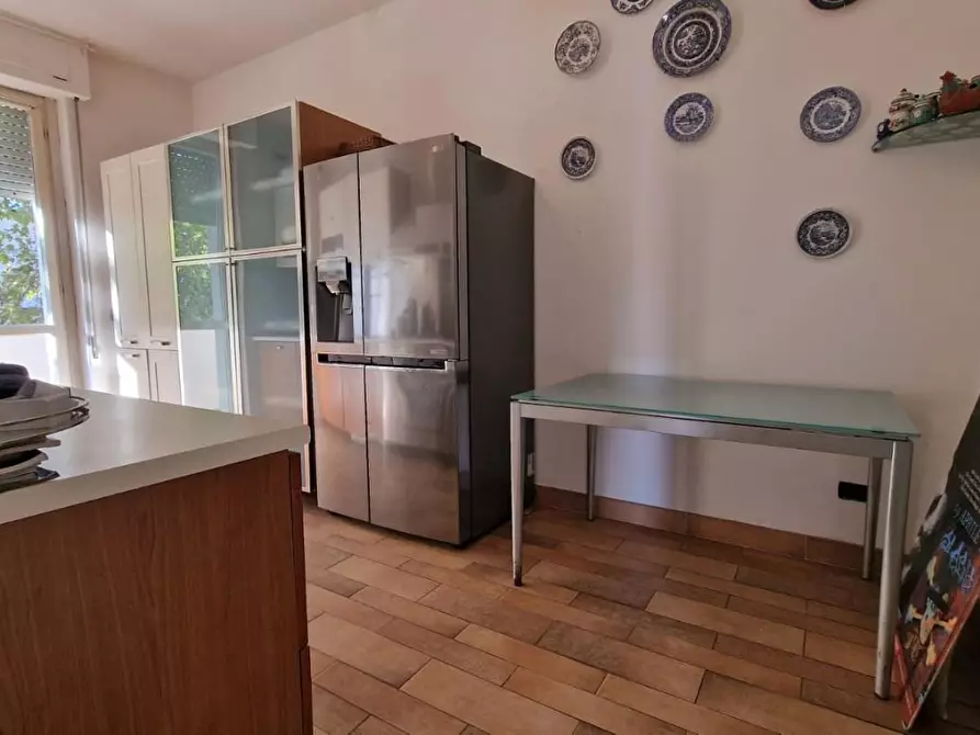 Immagine 3 di Appartamento in vendita  a Carrara