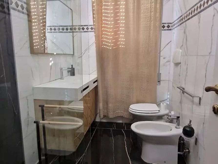 Immagine 9 di Appartamento in vendita  a Carrara