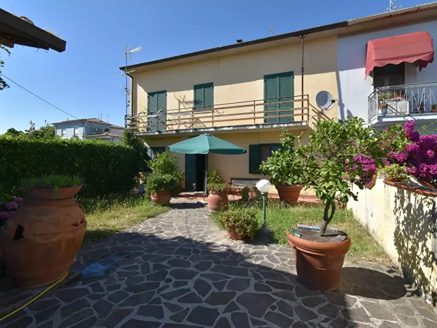 Immagine 40 di Terratetto in vendita  a Vecchiano