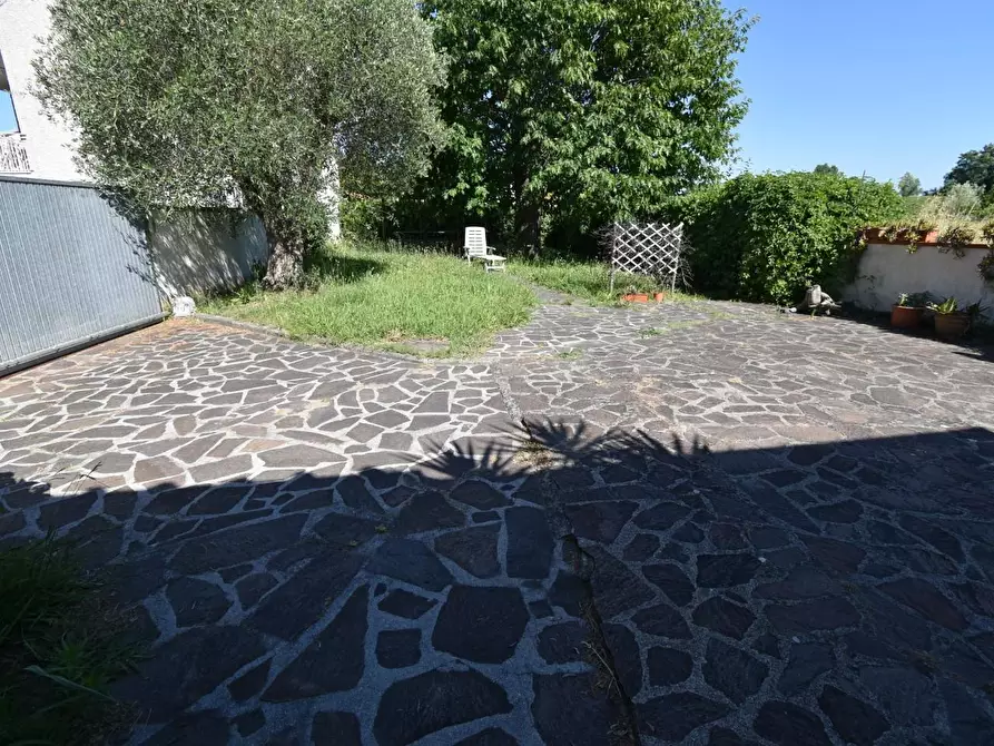 Immagine 37 di Terratetto in vendita  a Vecchiano