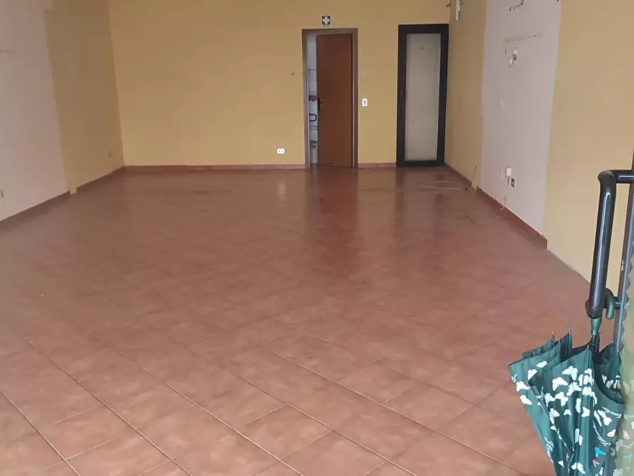 Immagine 1 di Locale commerciale in affitto  a Poggio A Caiano