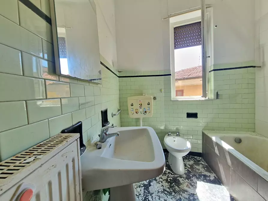 Immagine 7 di Appartamento in vendita  a Carrara