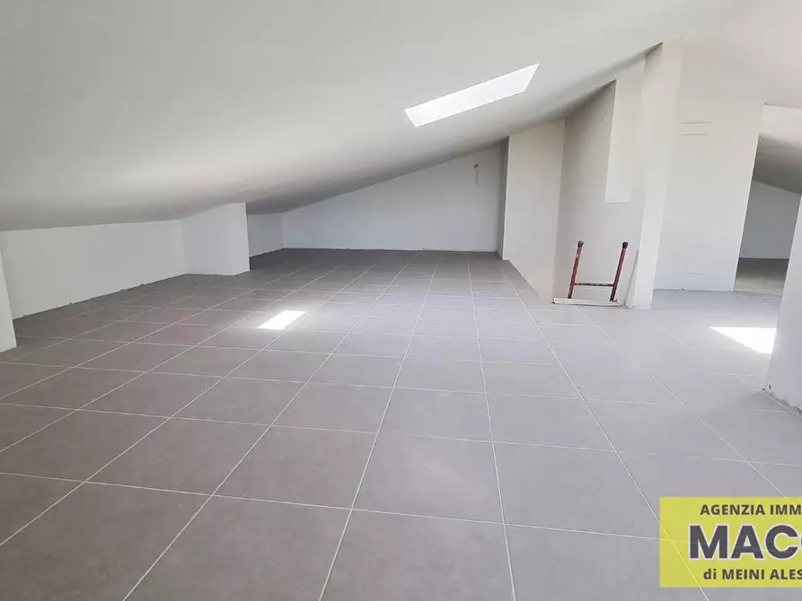 Immagine 22 di Mansarda in vendita  a Pontedera