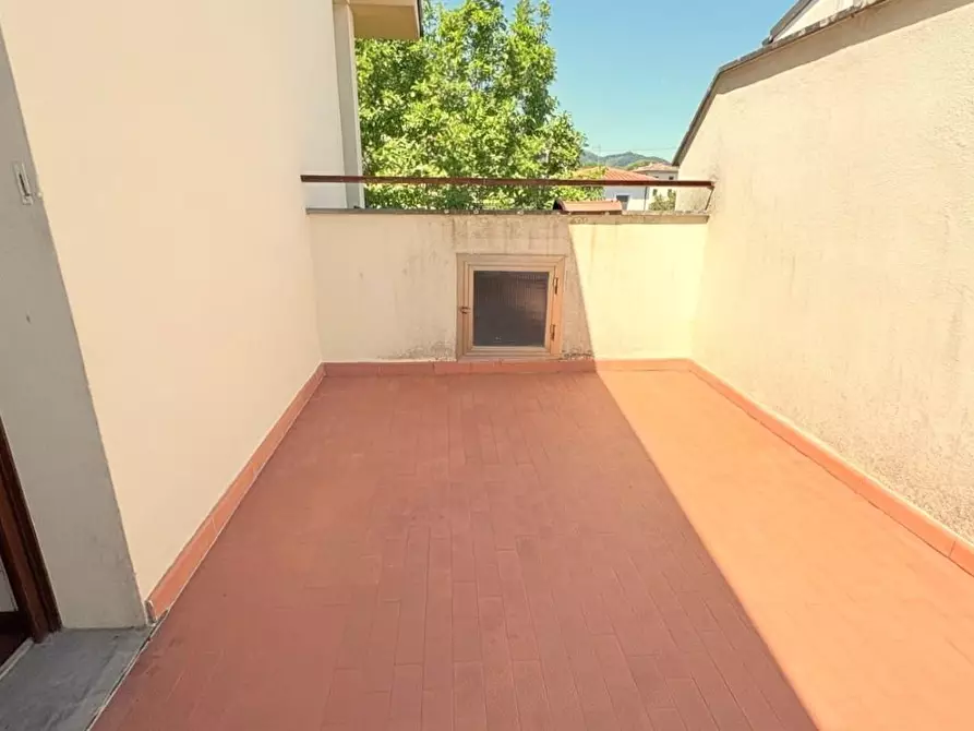 Immagine 29 di Villetta a schiera in vendita  a Lucca