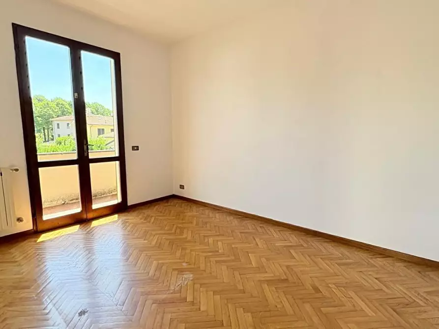 Immagine 25 di Villetta a schiera in vendita  a Lucca