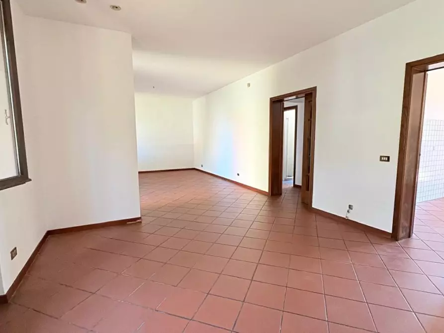 Immagine 12 di Villetta a schiera in vendita  a Lucca