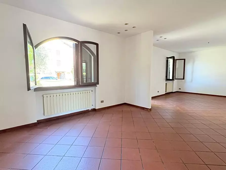 Immagine 11 di Villetta a schiera in vendita  a Lucca