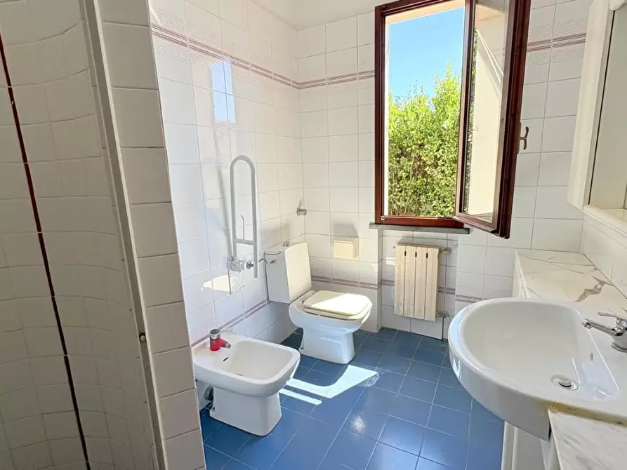 Immagine 19 di Villetta a schiera in vendita  a Lucca