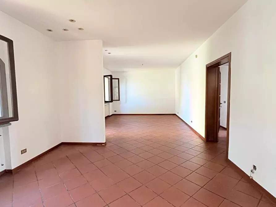 Immagine 13 di Villetta a schiera in vendita  a Lucca