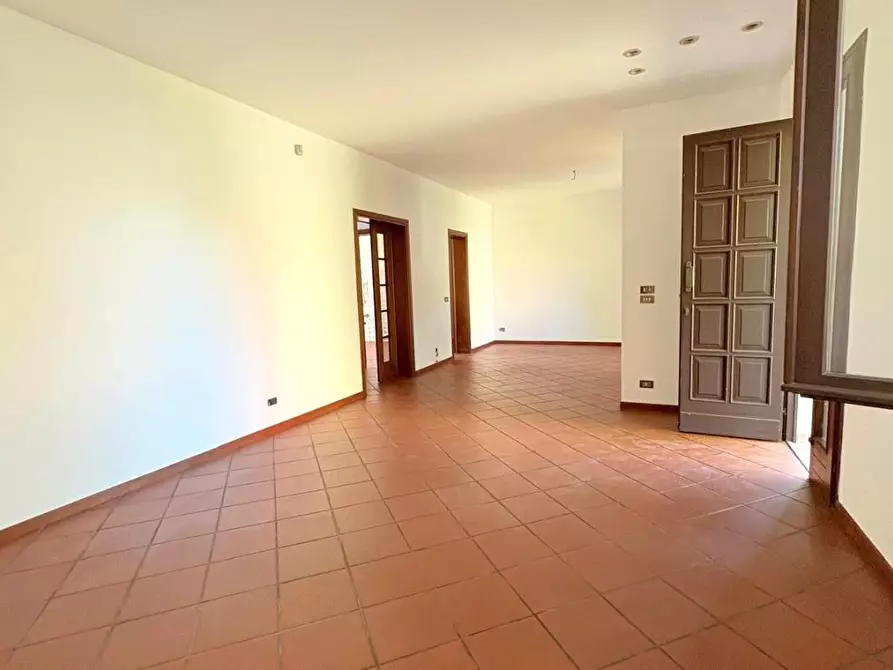 Immagine 14 di Villetta a schiera in vendita  a Lucca