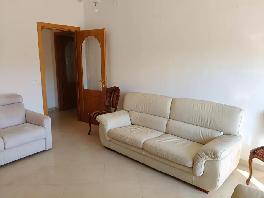 Immagine 1 di Appartamento in vendita  a Massa