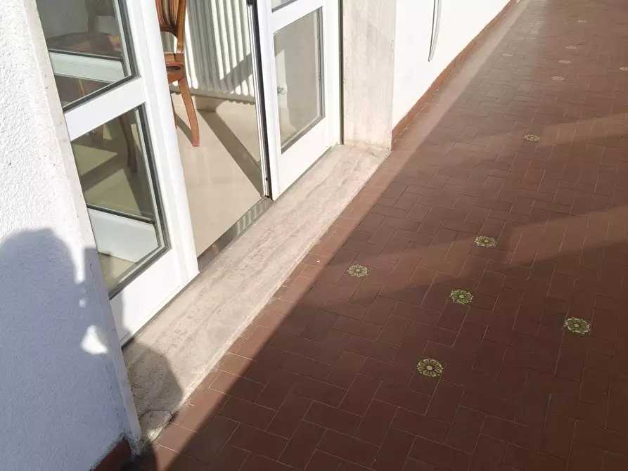 Immagine 4 di Appartamento in vendita  a Massa