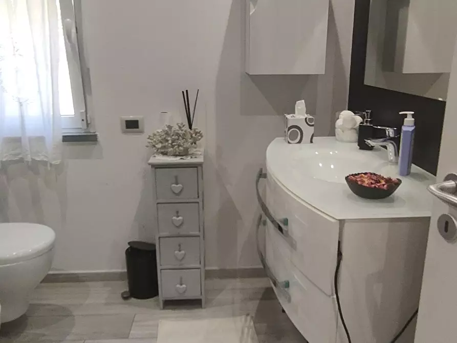 Immagine 10 di Casa indipendente in vendita  a Massa