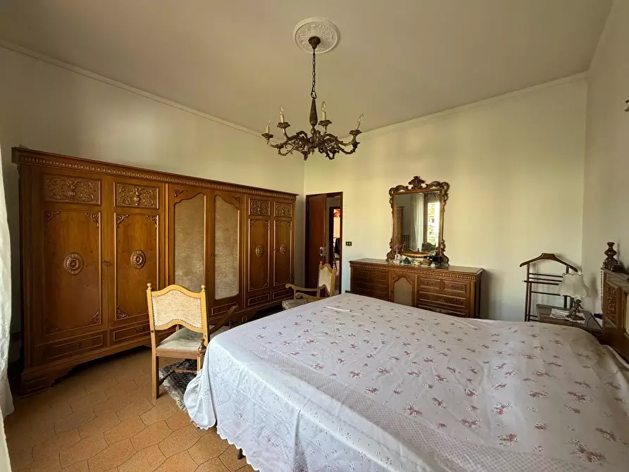 Immagine 16 di Casa indipendente in vendita  a Carmignano