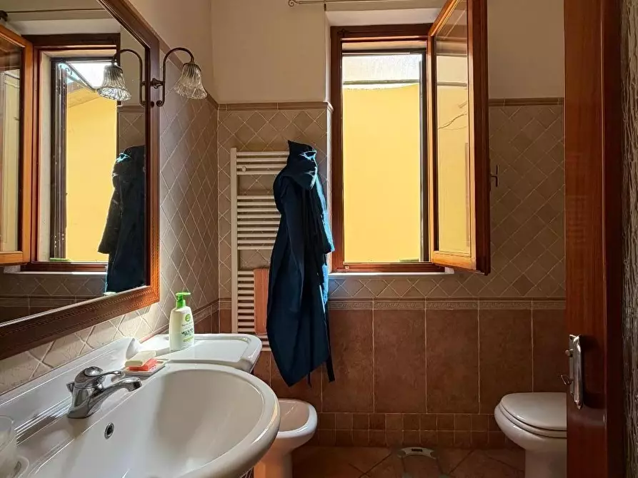 Immagine 23 di Casa indipendente in vendita  a Carmignano