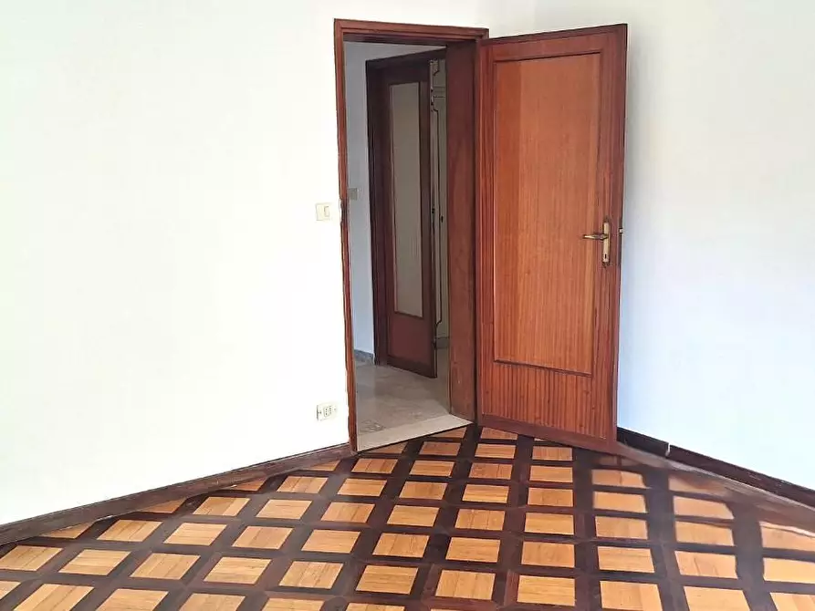 Immagine 13 di Appartamento in vendita  a Livorno