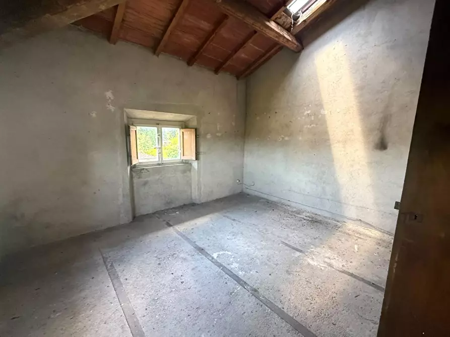 Immagine 17 di Appartamento in vendita  a Lucca