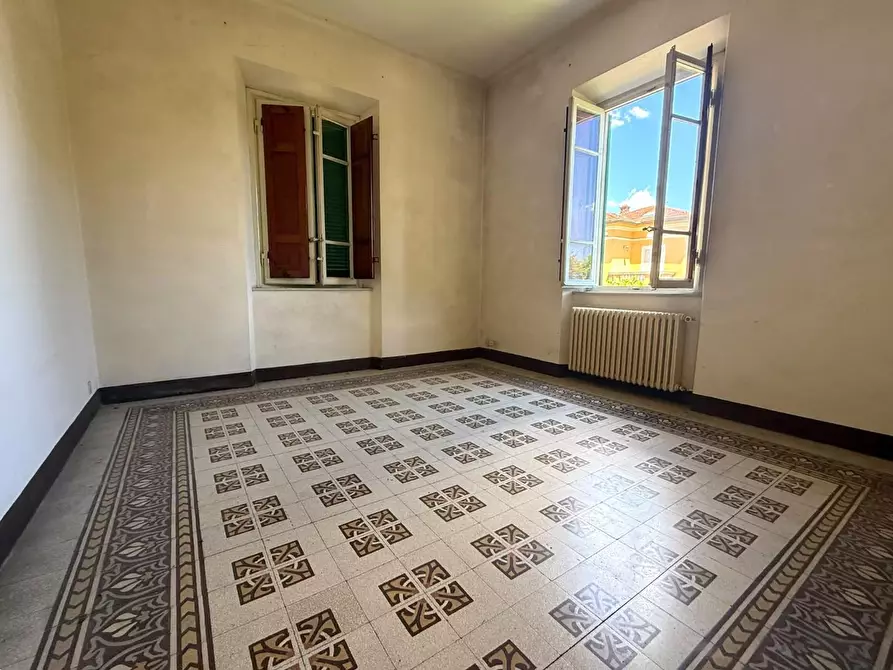 Immagine 6 di Appartamento in vendita  a Lucca