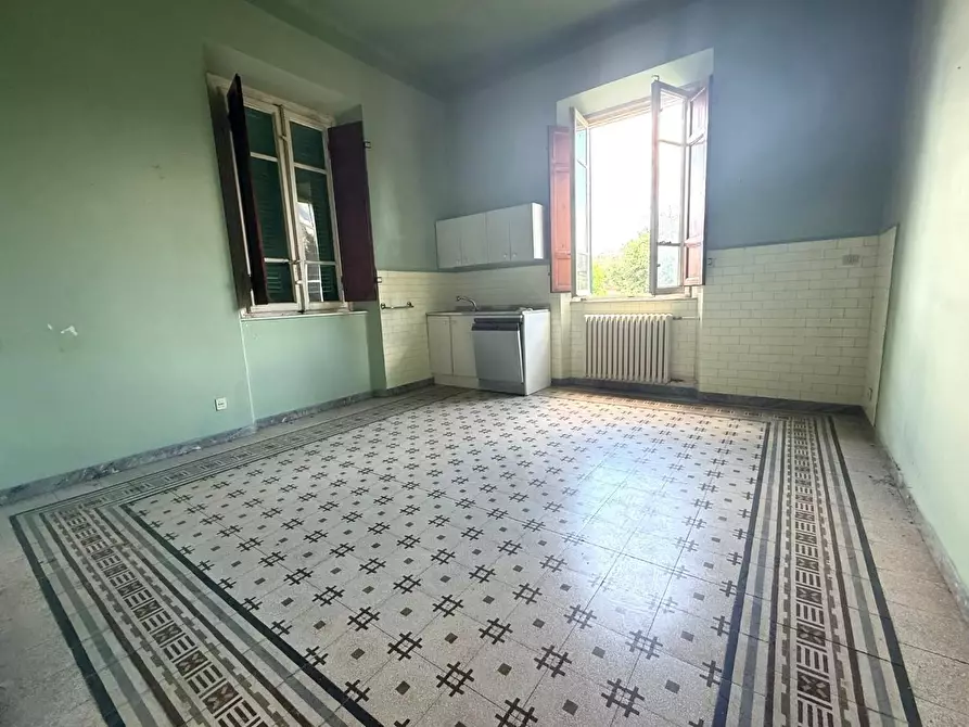 Immagine 14 di Appartamento in vendita  a Lucca