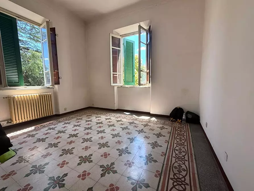 Immagine 11 di Appartamento in vendita  a Lucca