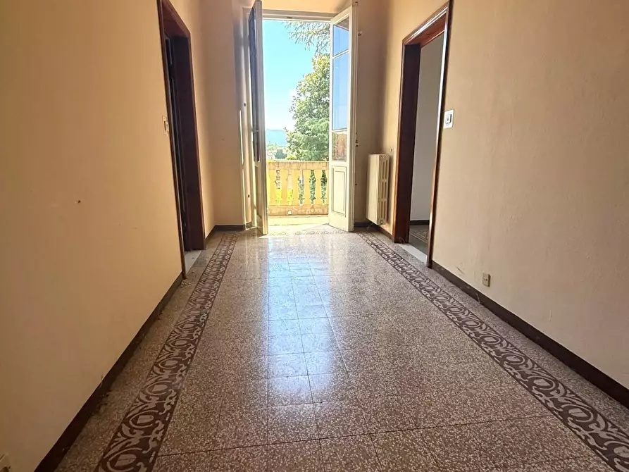 Immagine 3 di Appartamento in vendita  a Lucca