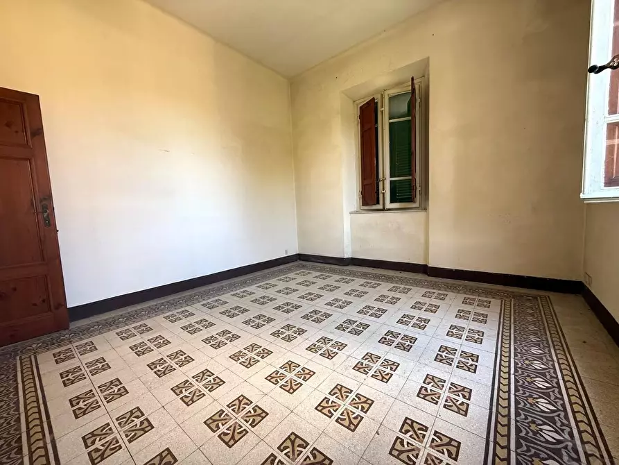Immagine 10 di Appartamento in vendita  a Lucca