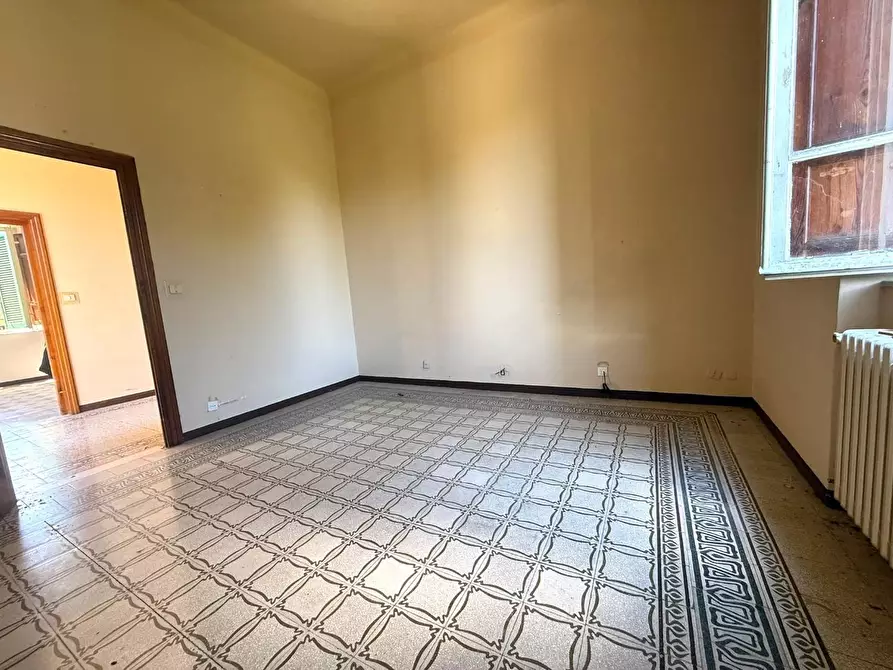 Immagine 8 di Appartamento in vendita  a Lucca