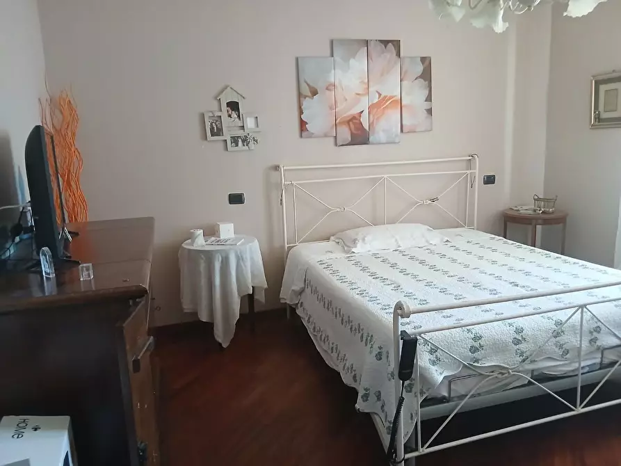 Immagine 41 di Appartamento in vendita  a Massa