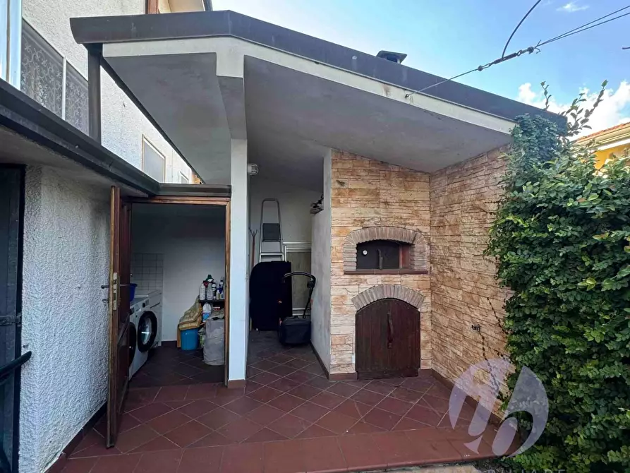 Immagine 6 di Casa bifamiliare in vendita  a Camaiore