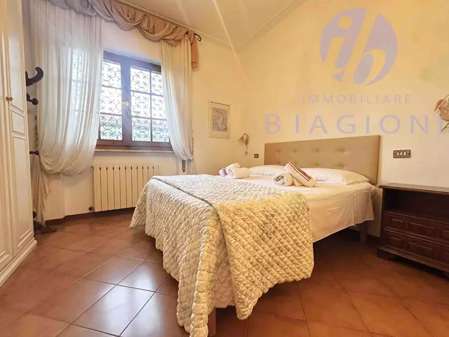 Immagine 22 di Casa bifamiliare in vendita  a Camaiore