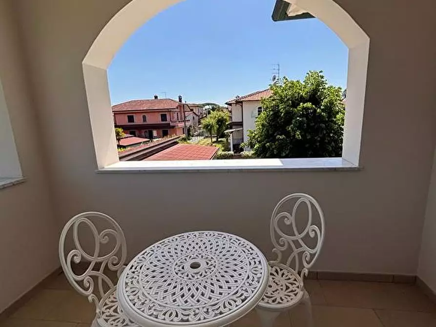 Immagine 6 di Casa bifamiliare in vendita  a Montignoso