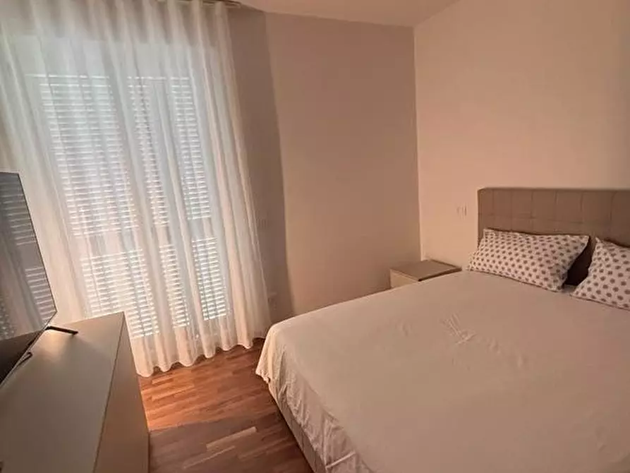 Immagine 8 di Casa bifamiliare in vendita  a Montignoso