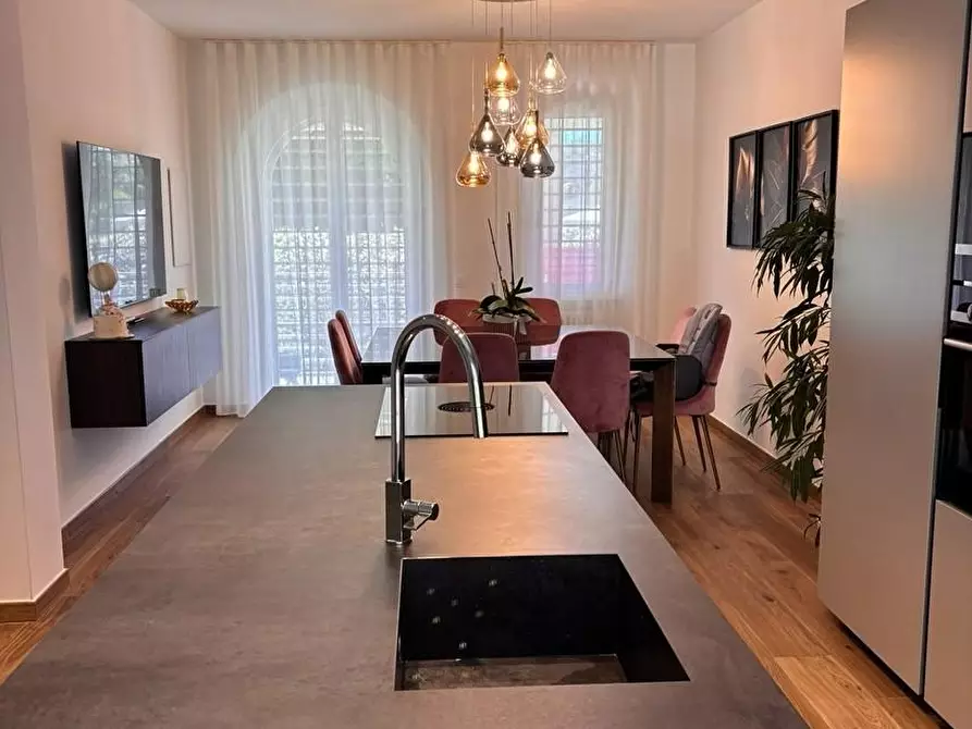 Immagine 3 di Casa bifamiliare in vendita  a Montignoso