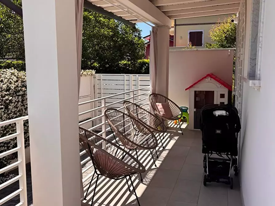 Immagine 7 di Casa bifamiliare in vendita  a Montignoso