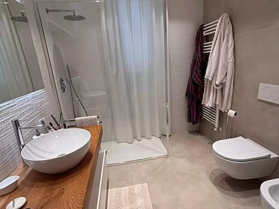 Immagine 13 di Casa bifamiliare in vendita  a Montignoso
