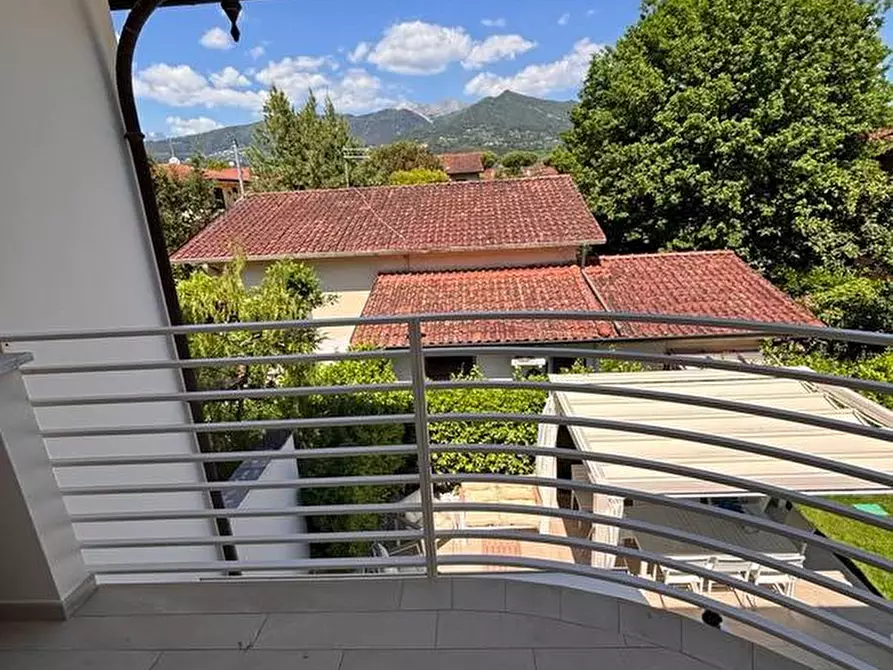 Immagine 14 di Casa bifamiliare in vendita  a Montignoso