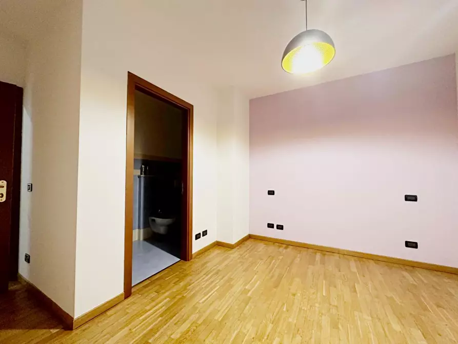Immagine 20 di Palazzo in vendita  a Altopascio
