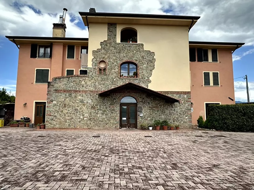 Immagine 24 di Palazzo in vendita  a Altopascio