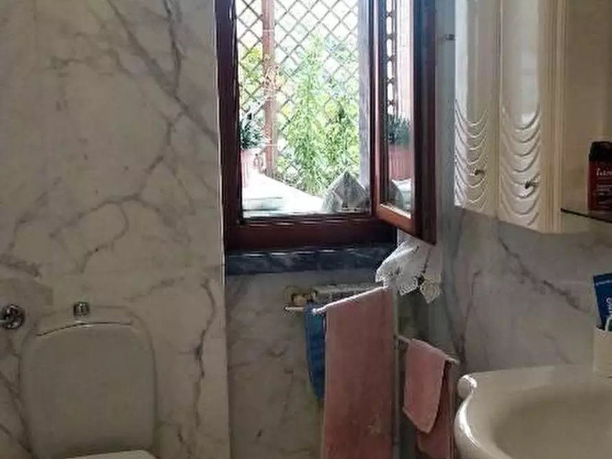 Immagine 15 di Appartamento in vendita  a Carrara