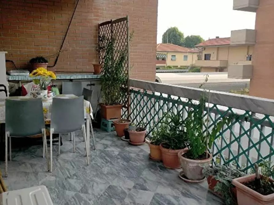 Immagine 1 di Appartamento in vendita  a Carrara
