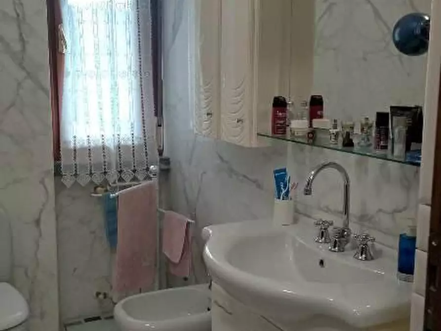 Immagine 14 di Appartamento in vendita  a Carrara