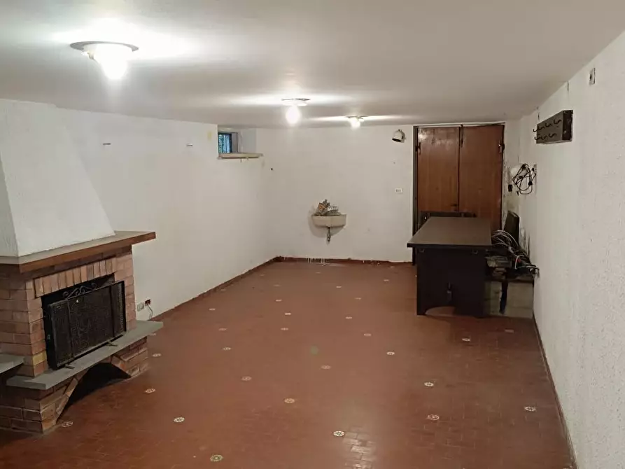 Immagine 21 di Villa in vendita  a Livorno