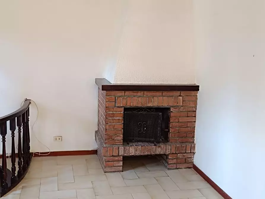 Immagine 28 di Villa in vendita  a Livorno