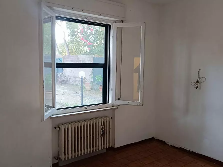 Immagine 14 di Villa in vendita  a Livorno