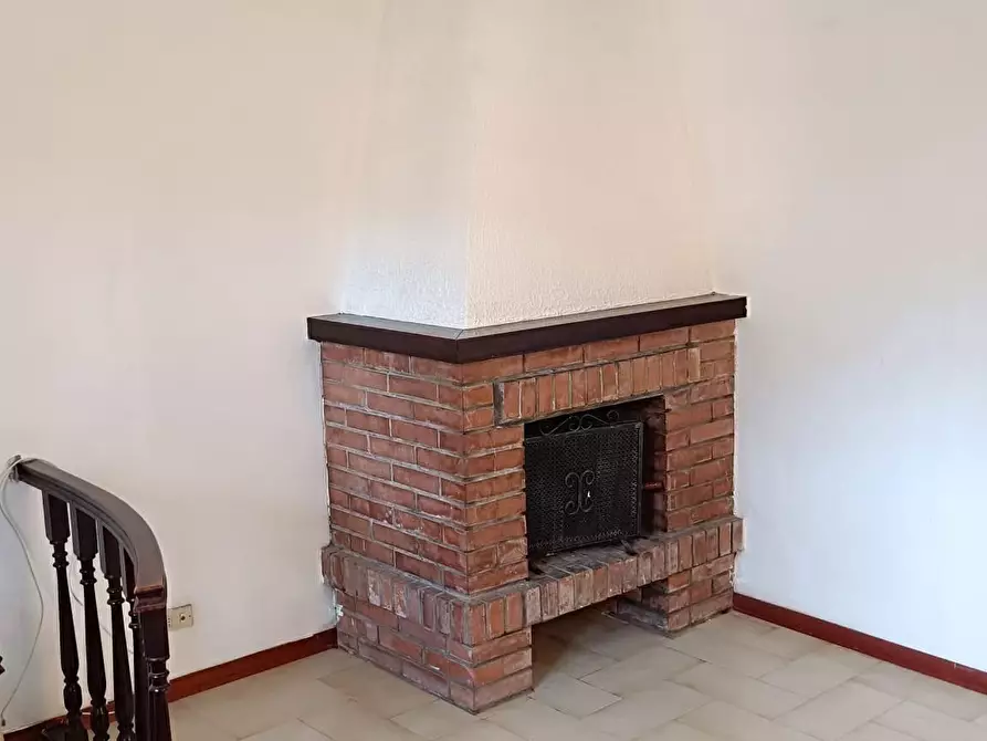 Immagine 7 di Villa in vendita  a Livorno