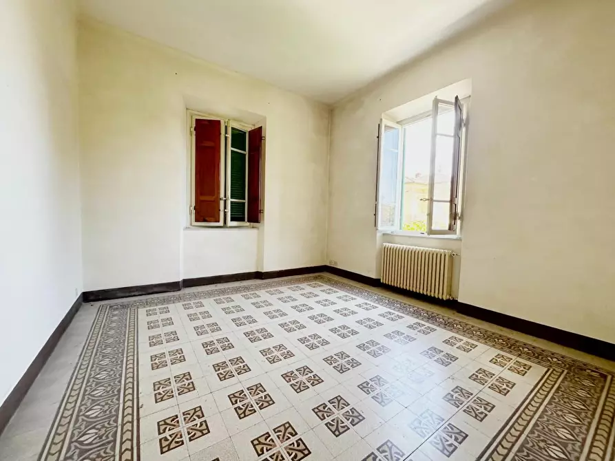Immagine 12 di Appartamento in vendita  a Lucca