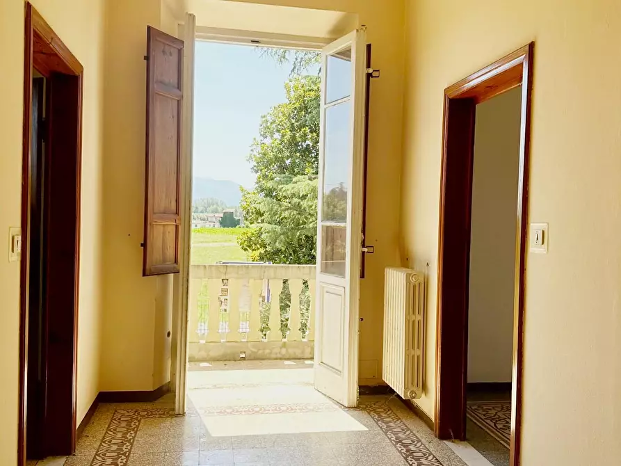 Immagine 6 di Appartamento in vendita  a Lucca