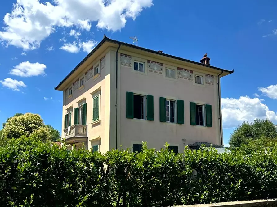 Immagine 1 di Appartamento in vendita  a Lucca