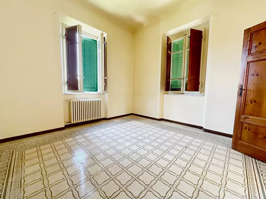 Immagine 9 di Appartamento in vendita  a Lucca